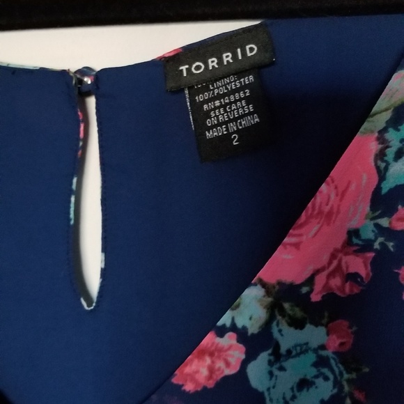 Torrid chiffon tank size 2 - Picture 2 of 2